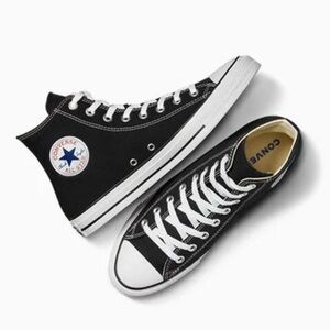 SOLD! 
NEW IN BOX CHUCK TAYLOR CONVERSE 7.5